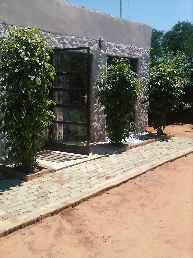 Sunshinevibe Guest House Kasane Bagian luar foto