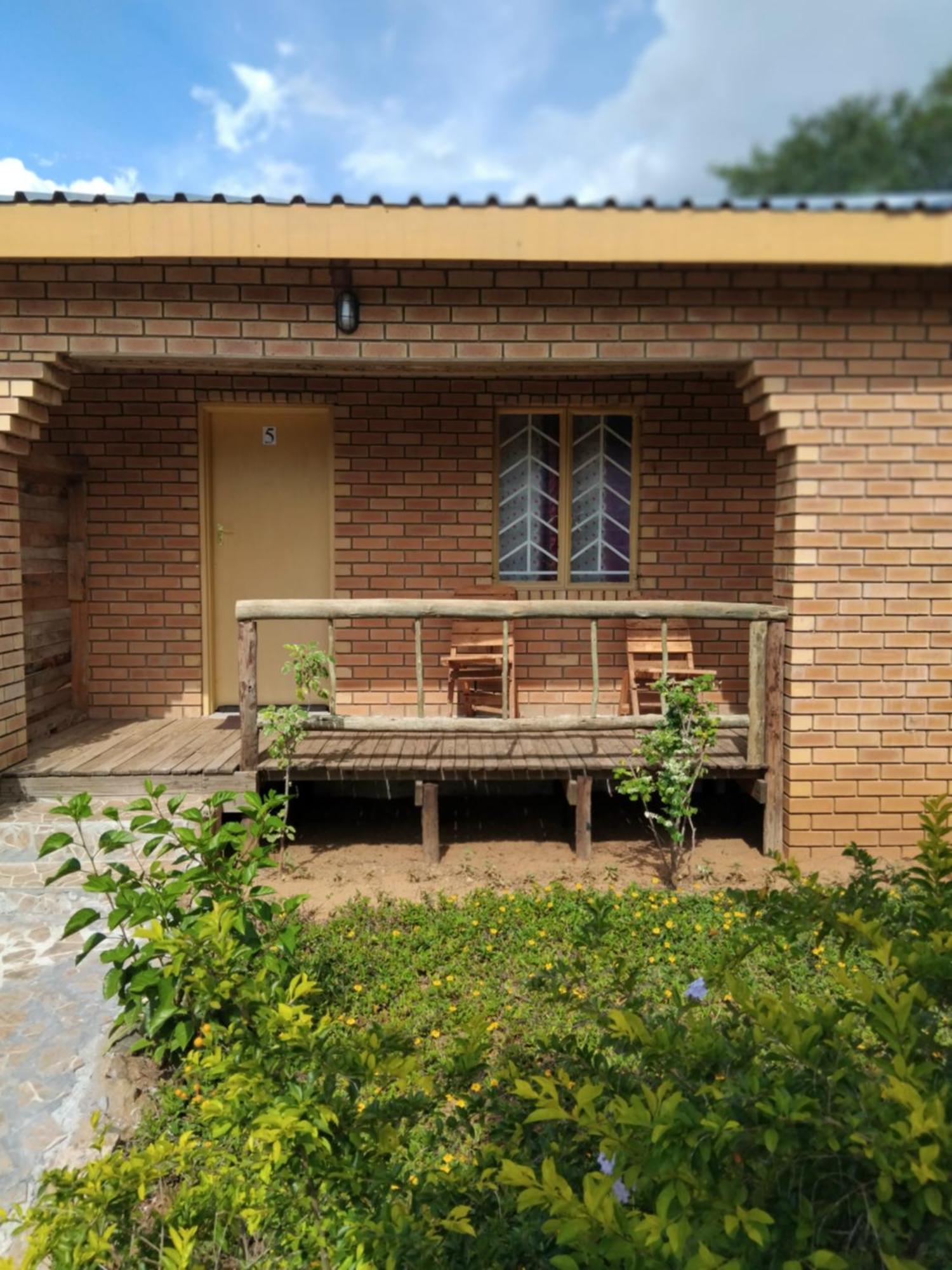 Sunshinevibe Guest House Kasane Bagian luar foto